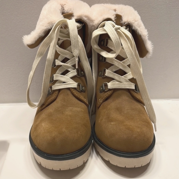 CCOCCI Women's Tan Fur-Lined Ankle Boots Lug Soles Laceup, Size 7 - Picture 2 of 5